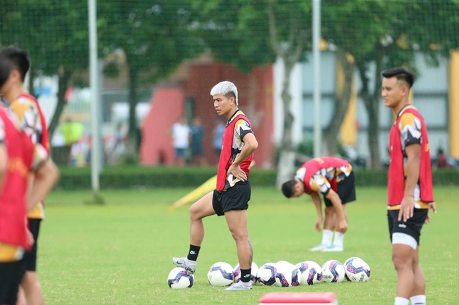 Chuyển nhượng V.League 4/8: HAGL chia tay “sát thủ” trên hàng công- Ảnh 1.