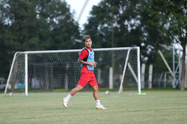 Á quân giải Hạng Nhất chơi lớn, chiêu mộ hàng loạt ngôi sao V.League- Ảnh 2.