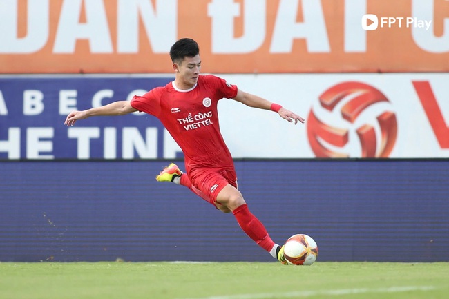 Những cuộc đua thú vị tại LPBank V.League 1-2024/25 - Ảnh 2.