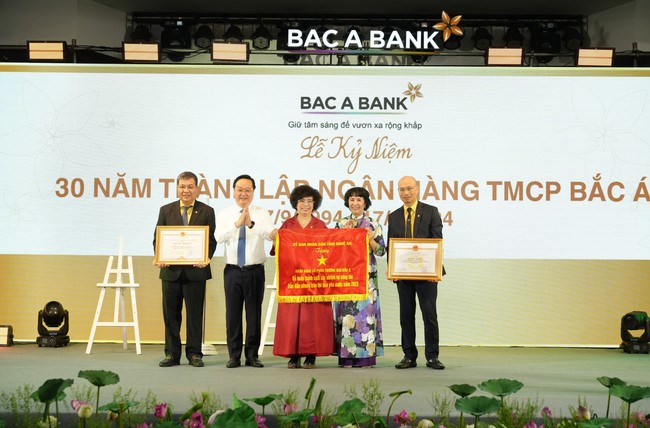 BAC A BANK: 30 năm vươn tầm, khẳng định vị thế hàng đầu- Ảnh 6.