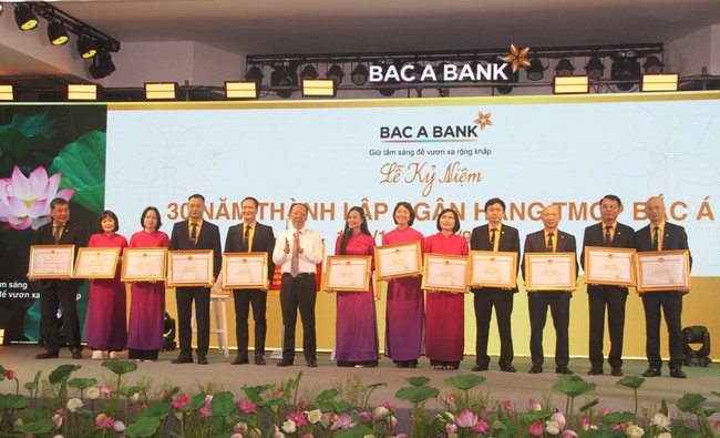 BAC A BANK: 30 năm vươn tầm, khẳng định vị thế hàng đầu- Ảnh 7.