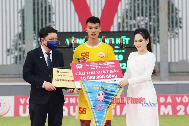 Hà Nội FC “chi viện” cho CLB PVF-CAND tài năng trẻ cao 1m81 - Ảnh 1.