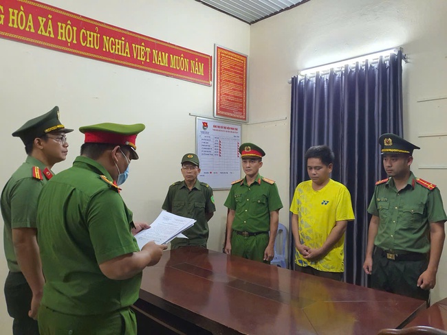 Bắt giữ đối tượng mạo danh nhà sư kêu gọi từ thiện để lừa tiền hàng trăm nạn nhân- Ảnh 1.