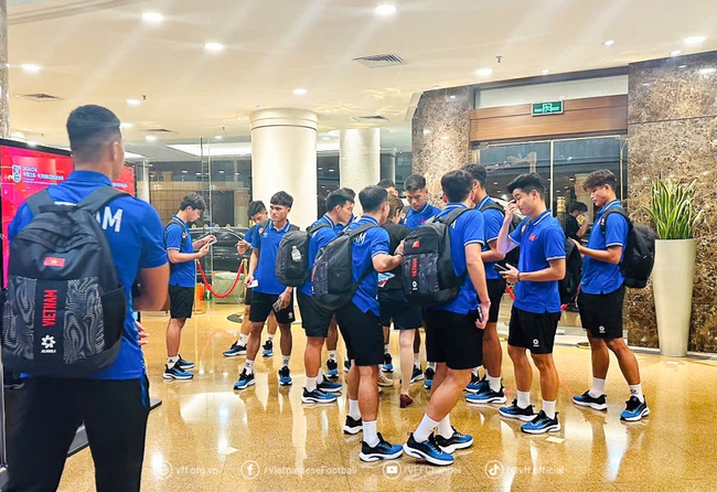 U22 Việt Nam đã có mặt tại Trung Quốc, sẵn sàng cho thử thách tại giải CFA Team China 2024 - Ảnh 2.