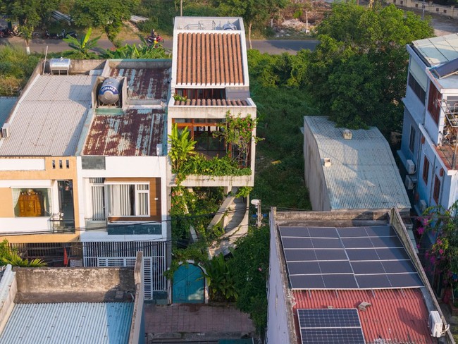 The Nest House: Nhà ống 4,5 x 16 m lấy cảm hứng từ "tổ chim"- Ảnh 1.