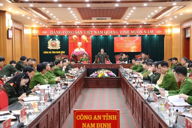 13 cán bộ lãnh đạo Công an tỉnh Nam Định xin nghỉ hưu trước tuổi, 55 người xin giữ chức vụ thấp hơn- Ảnh 1.