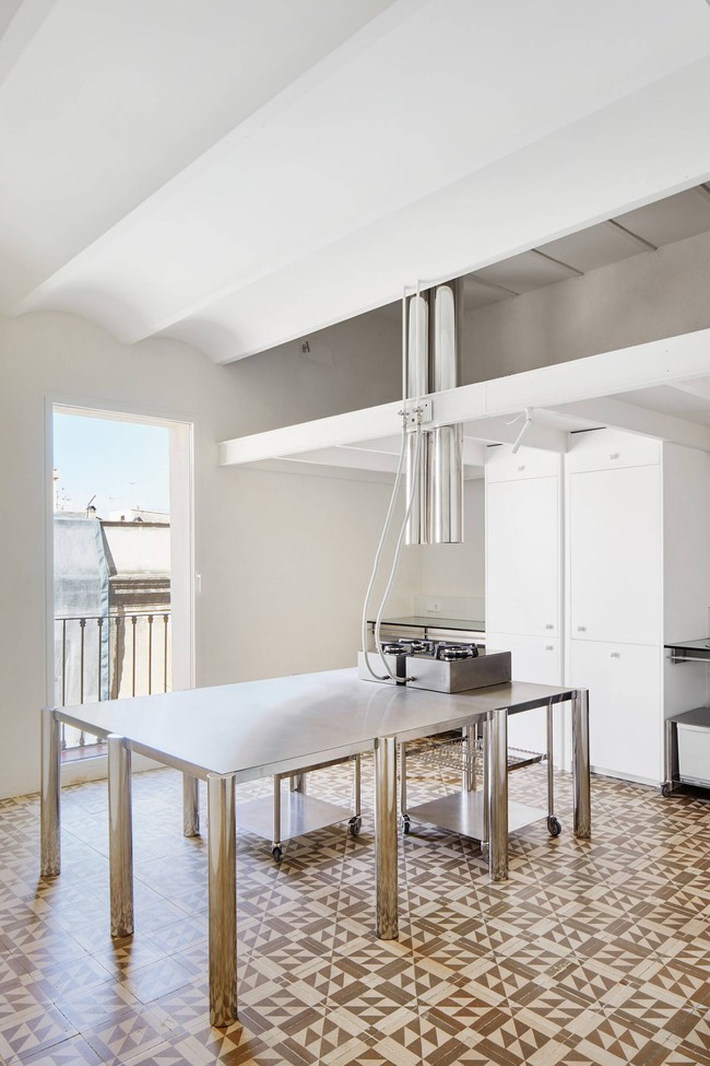Căn Penthouse với thiết kế cổng vòm kết hợp sử dụng gương nới rộng không gian- Ảnh 19.