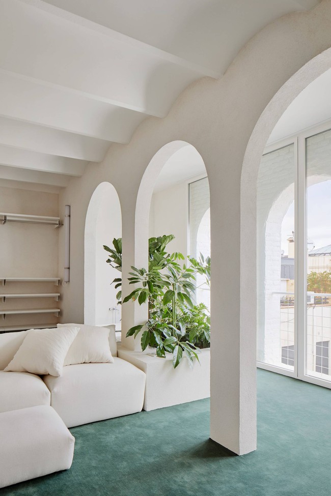 Căn Penthouse với thiết kế cổng vòm kết hợp sử dụng gương nới rộng không gian- Ảnh 7.