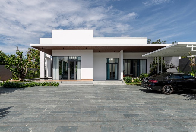 Có gì trong "dinh cơ" 1.000 m2 với chi phí 3,5 tỷ đồng tại Bình Dương? - Ảnh 2.