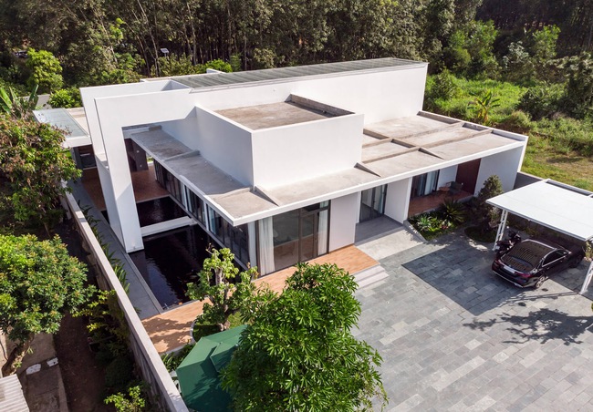 Có gì trong "dinh cơ" 1.000 m2 với chi phí 3,5 tỷ đồng tại Bình Dương? - Ảnh 1.