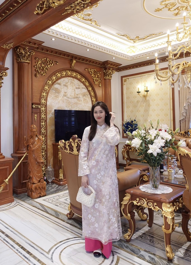 Hoa khôi bóng chuyền 1m78 quê Phú Thọ khoe ngôi biệt thự lộng lẫy như lâu đài - Ảnh 2.