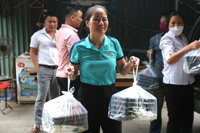 Bữa Cơm Yêu Thương số 76: San sẻ từng suất cơm, gửi gắm trọn tấm lòng - Ảnh 16.