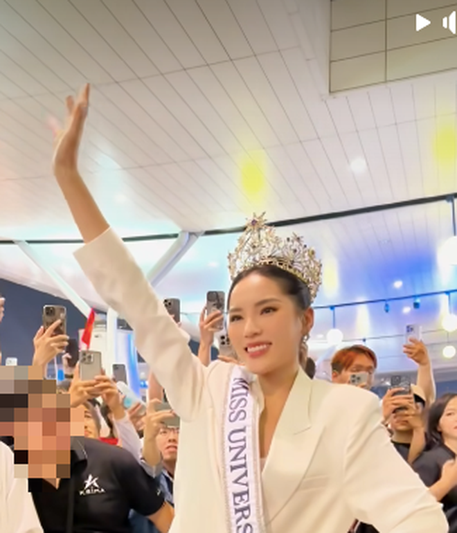 Hoa hậu Kỳ Duyên, Hoa hậu Thanh Thủy "đọ sắc" khi cùng ngày lên đường thi Miss Universe 2024, Miss International 2024 - Ảnh 8.