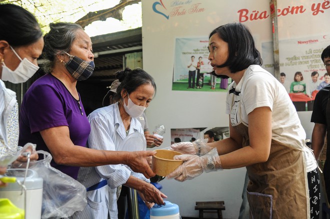 “Phiên Chợ Trái Tim”: Mái nhà của những trái tim thiện nguyện - Ảnh 28.