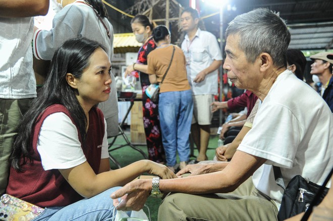 “Phiên Chợ Trái Tim”: Mái nhà của những trái tim thiện nguyện - Ảnh 4.