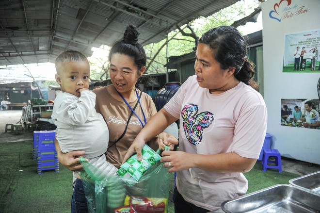 “Phiên Chợ Trái Tim”: Mái nhà của những trái tim thiện nguyện - Ảnh 6.