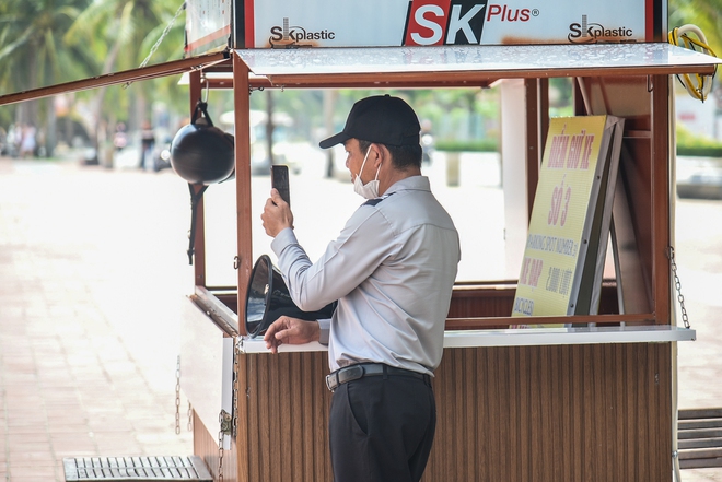 Tiểu thương làm du lịch ở bãi biển Đà Nẵng nói gì trước việc chấm dứt hoạt động thí điểm kinh doanh?- Ảnh 7.