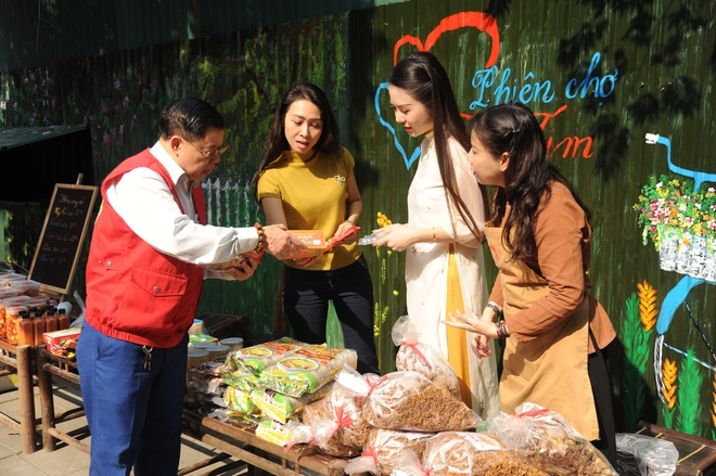 Á hậu Hoàn cầu Quốc tế 2024 Đỗ Hà Trang: “Có hình ảnh khiến tôi luôn đau đáu tại Bữa Cơm Yêu Thương” - Ảnh 3.