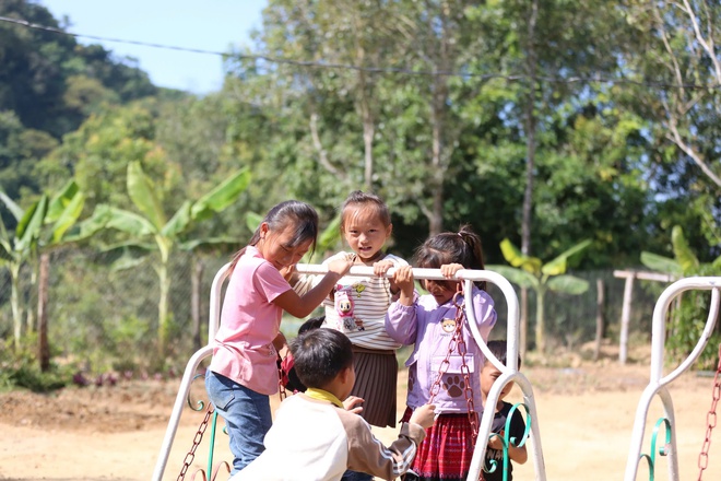 Nụ cười tỏa nắng trong Lễ khánh thành “Trường đẹp cho em”- Ảnh 19.