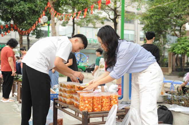 Phiên chợ đoàn kết, tương thân tương ái- Ảnh 3.