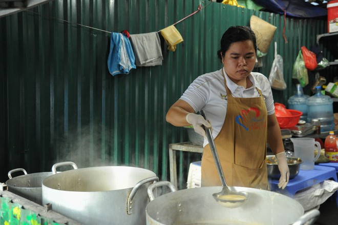 Bữa Cơm Yêu Thương số 79: Gói ghém yêu thương qua từng suất ăn 0 đồng- Ảnh 17.