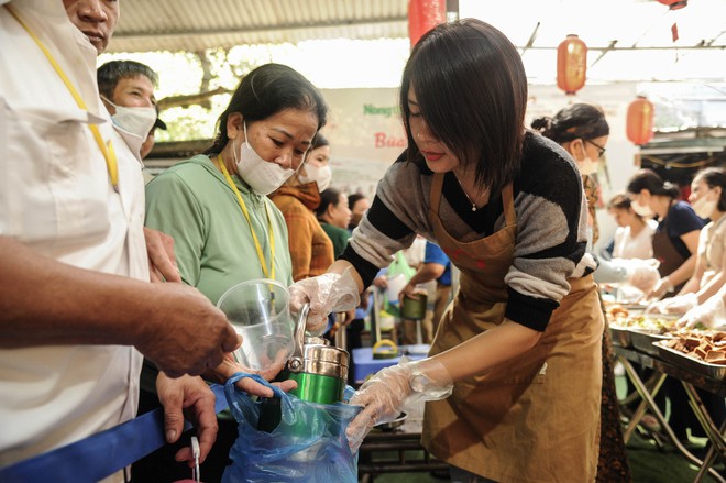 Bữa Cơm Yêu Thương số 79: Gói ghém yêu thương qua từng suất ăn 0 đồng- Ảnh 32.