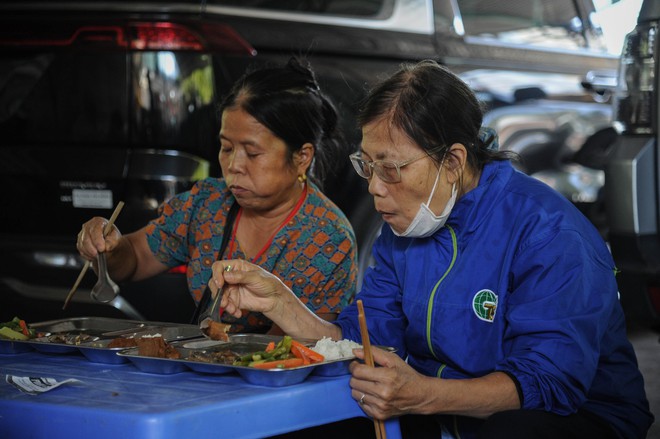 Bữa Cơm Yêu Thương số 79: Gói ghém yêu thương qua từng suất ăn 0 đồng- Ảnh 42.