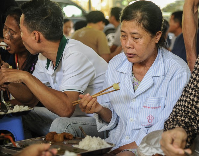 Bữa Cơm Yêu Thương số 79: Gói ghém yêu thương qua từng suất ăn 0 đồng- Ảnh 44.