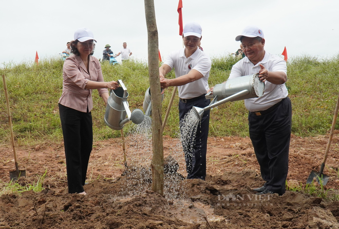 Chủ tịch Hội NDVN Lương Quốc Đoàn: Lắng nghe nông dân nói để khơi thông nguồn lực đất đai, chuyển đổi xanh, bền vững - Ảnh 10.