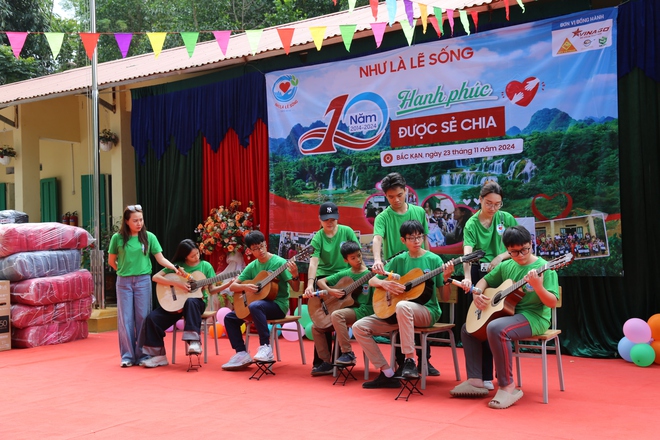 "Như là lẽ sống" - 10 năm lan tỏa yêu thương - Ảnh 31.