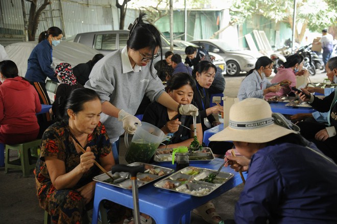 "Bữa cơm yêu thương giúp tôi được tiếp thêm “doping” tinh thần” - Ảnh 41.