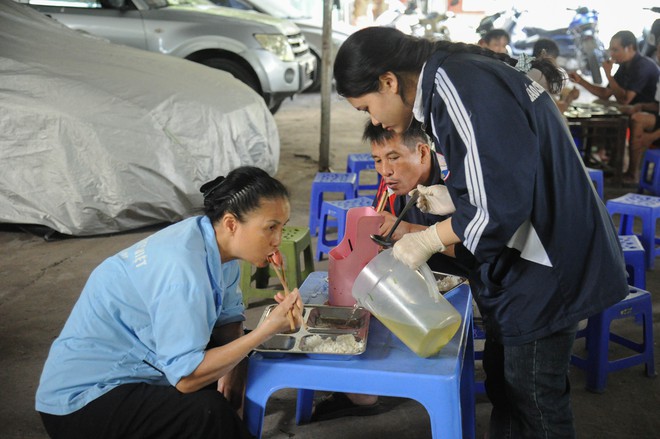 "Bữa cơm yêu thương giúp tôi được tiếp thêm “doping” tinh thần” - Ảnh 42.