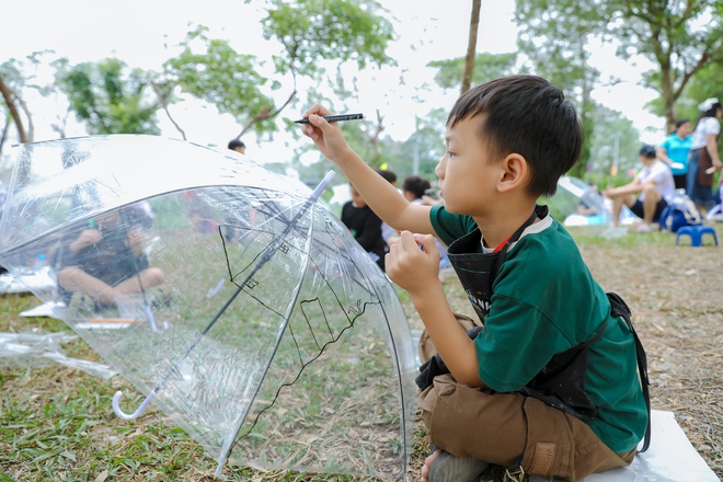 Gom nét vẽ tiếp sức đến trường cho nữ sinh nghèo hiếu học - Ảnh 25.