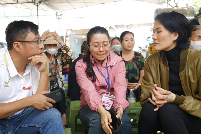 Diễn viên Minh Cúc: "Bữa Cơm Yêu Thương giúp tôi được chia sẻ với những hoàn cảnh khó khăn"- Ảnh 11.