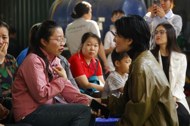 Diễn viên Minh Cúc: "Bữa Cơm Yêu Thương giúp tôi được chia sẻ với những hoàn cảnh khó khăn"- Ảnh 3.