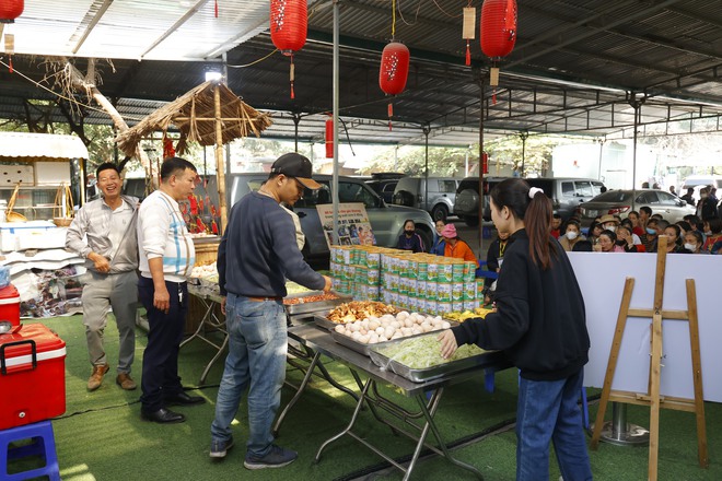 Bữa Cơm Yêu Thương là "mái nhà" thứ 2, lan toả tình yêu thương ấm áp!- Ảnh 19.