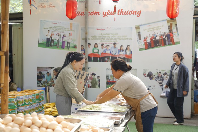 Bữa Cơm Yêu Thương là "mái nhà" thứ 2, lan toả tình yêu thương ấm áp!- Ảnh 21.