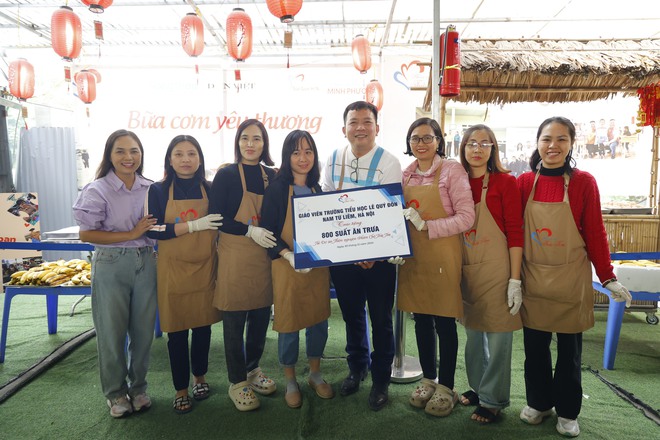 Bữa Cơm Yêu Thương là "mái nhà" thứ 2, lan toả tình yêu thương ấm áp!- Ảnh 9.