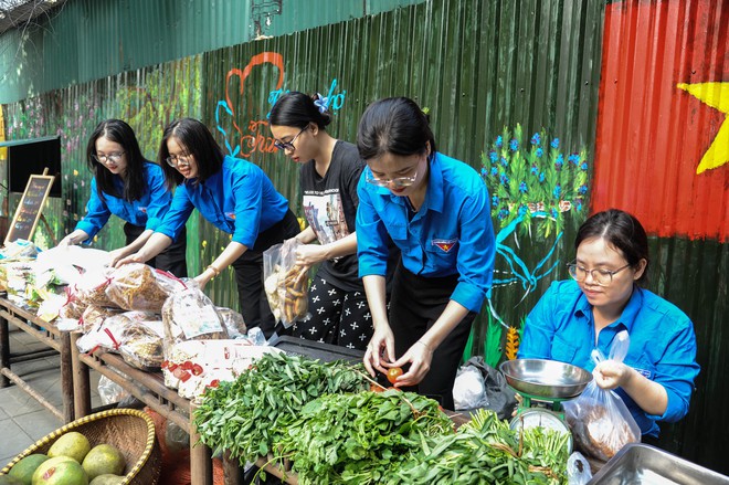 Tuổi trẻ cơ quan TƯ Hội Nông dân Việt Nam chung tay mang đến những bữa cơm yêu thương- Ảnh 13.