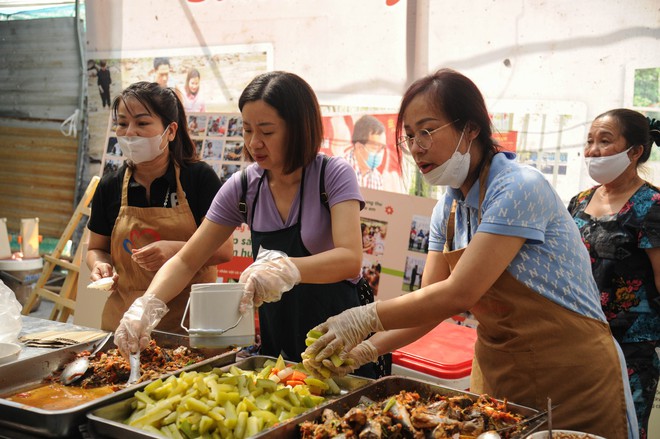 Bữa Cơm Yêu Thương: 80 tuần một hành trình nhân ái!- Ảnh 46.