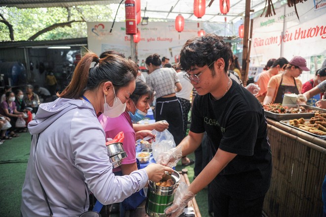 Bữa Cơm Yêu Thương: 80 tuần một hành trình nhân ái!- Ảnh 58.