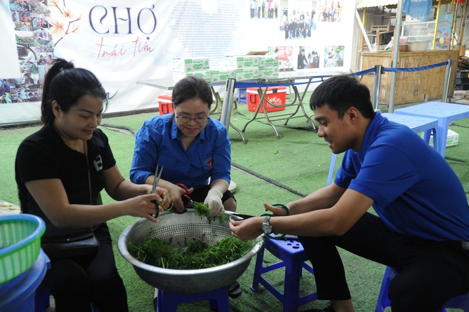 Tuổi trẻ cơ quan TƯ Hội Nông dân Việt Nam chung tay mang đến những bữa cơm yêu thương- Ảnh 6.