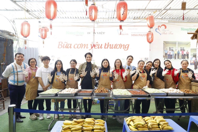 “Chúng tôi muốn góp một phần nhỏ xoa dịu nỗi đau cho bệnh nhân”- Ảnh 2.