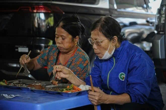 “Chúng tôi muốn góp một phần nhỏ xoa dịu nỗi đau cho bệnh nhân”- Ảnh 11.