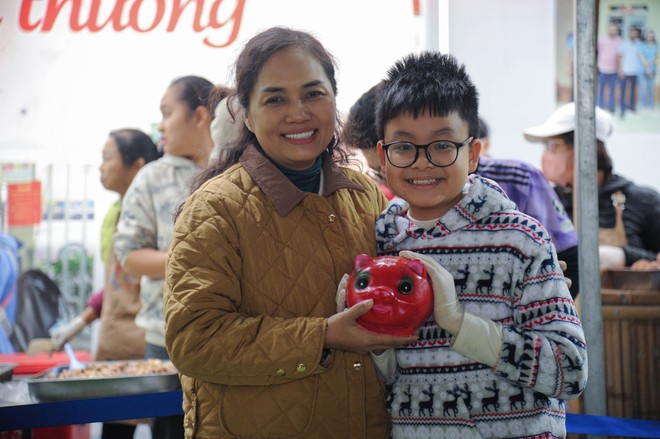 Bữa Cơm Yêu Thương lần thứ 85: “Khi yêu thương được sẻ chia đến từng thế hệ”- Ảnh 23.