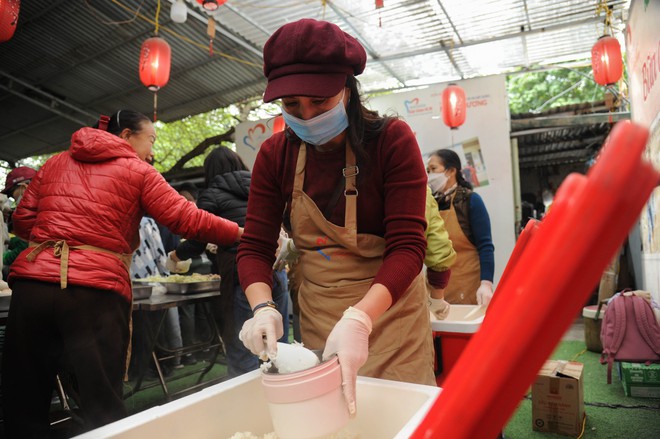 Bữa Cơm Yêu Thương lần thứ 85: “Khi yêu thương được sẻ chia đến từng thế hệ”- Ảnh 35.