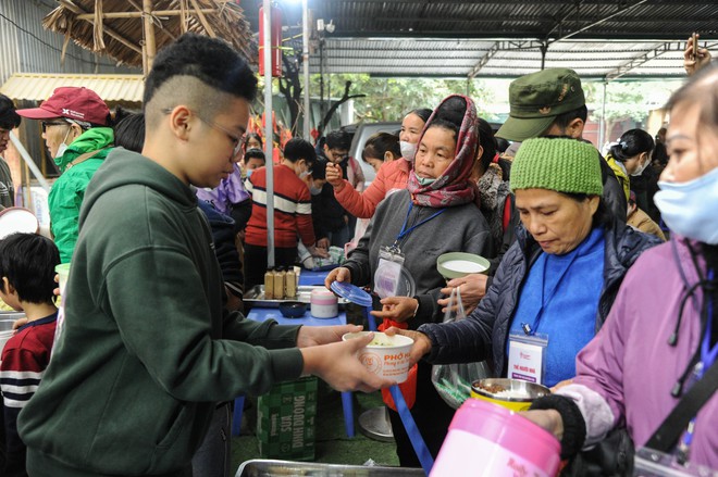 Bữa Cơm Yêu Thương lần thứ 85: “Khi yêu thương được sẻ chia đến từng thế hệ”- Ảnh 40.