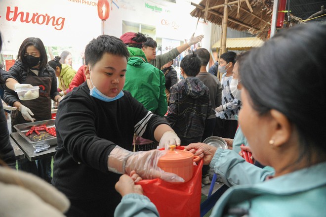 Bữa Cơm Yêu Thương lần thứ 85: “Khi yêu thương được sẻ chia đến từng thế hệ”- Ảnh 42.