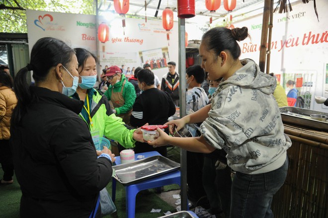 Bữa Cơm Yêu Thương lần thứ 85: “Khi yêu thương được sẻ chia đến từng thế hệ”- Ảnh 44.