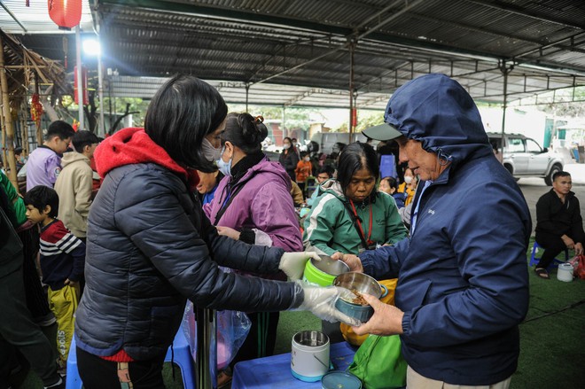 Bữa Cơm Yêu Thương lần thứ 85: “Khi yêu thương được sẻ chia đến từng thế hệ”- Ảnh 45.